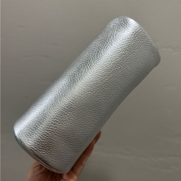 Silver Togo Cowhide Leather Handmade Kisslock Wristlet, Shoulder Bag, Crossbody - Picture 14 of 16